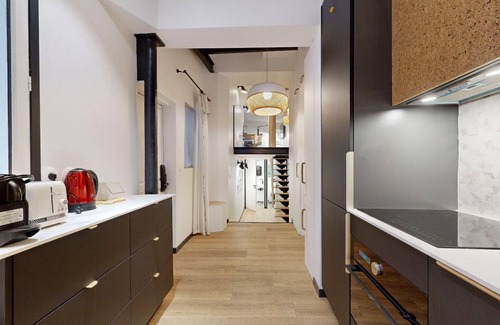 Quartier de la Porte-Saint-Denis Apartment | Charming Triplex Townhouse – Suite 64