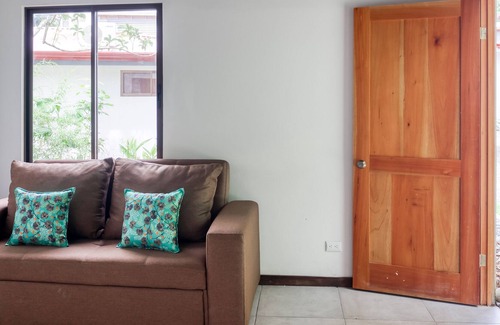 Dominicalito Villa | Charming & tropical dog-friendly beach escape with patio - near beaches & trail