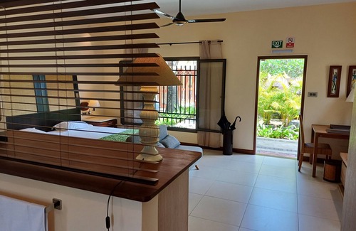 Calodyne Villa | Charming Tropical Villa Pool & Garden
