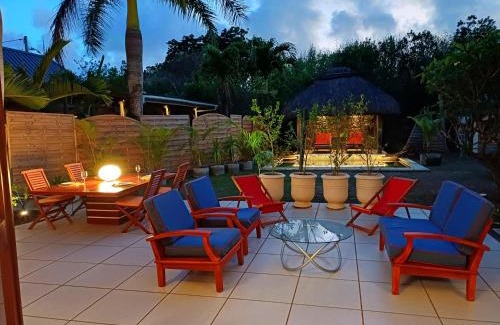 Calodyne Villa | Charming Tropical Villa pool & garden