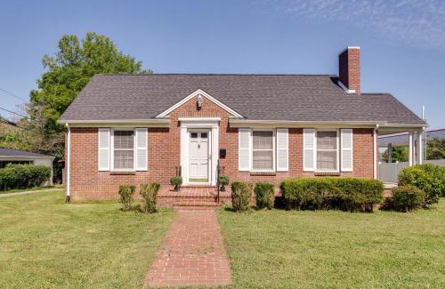 Tullahoma House | Charming Tullahoma Stay with Great Walkable Location