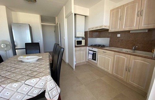 La Jetee Apartment | Charming Two-Bedroom with Loggia and Parking in Canet-Plage