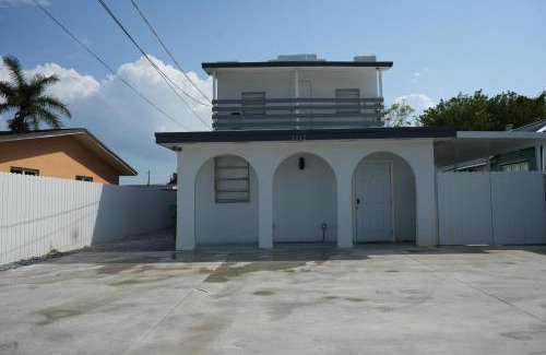 Allapattah Apartment | Charming two bedroom apartment.