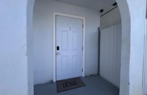 Allapattah Apartment | Charming two bedroom apartment.