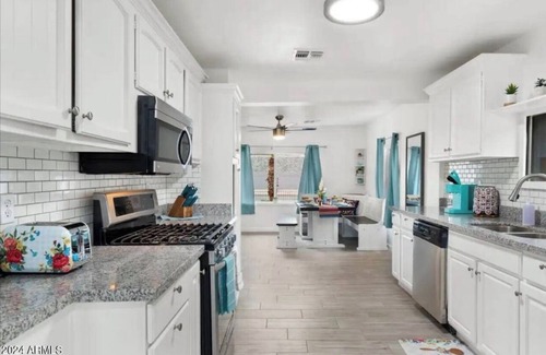 Governmental Mall House | π‘ Charming Two-Bedroom Oasis in Downtown Phoenix! π