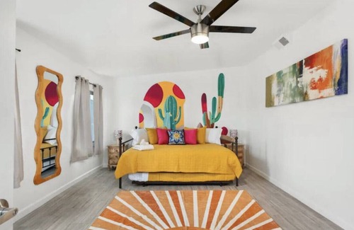 Governmental Mall House | π‘ Charming Two-Bedroom Oasis in Downtown Phoenix! π