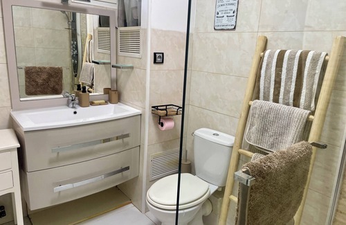 Menton Bed & Breakfast | Charming two-room apartment on the heights of Menton, 10 minutes from downtown