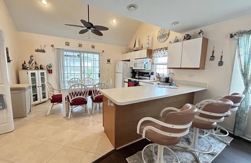 Diamond Beach House | Charming two-story townhouse! Sleeps 12