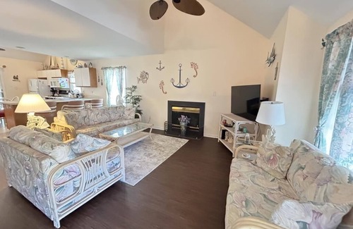 Diamond Beach House | Charming two-story townhouse! Sleeps 12