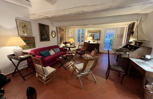 Porquerolles House | Charming typical villa, 95 m2, inside flowered garden, 3 terraces, climatisatio.