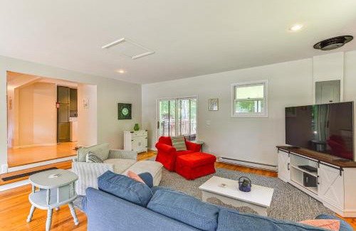 Union Pier House | Charming Union Pier Home with Deck Half-Mi to Beach