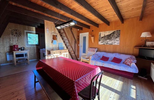 Lans-en-Vercors Ski Chalet | Charming unique chalet with garage and balcony, perfect for families
