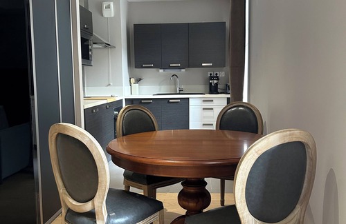 Dinan Apartment | Charming, unusual studio in the historic heart of Dinan 2/personnes