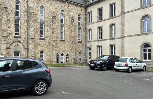 Dinan Apartment | Charming, unusual studio in the historic heart of Dinan 2/personnes