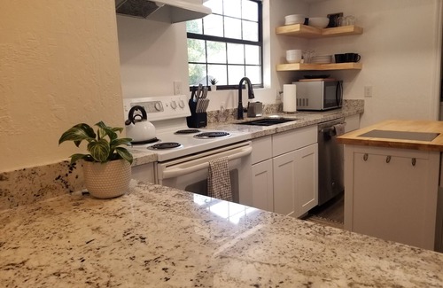 Payson House | Charming, updated 2 BA/2BR cottage in Payson, w/AC. Dog friendly.
