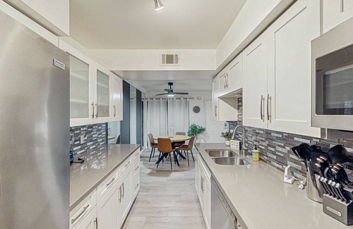 Palm Springs Condo | Charming, updated condo in great location with heated pool, tennis, hot tub, W/D