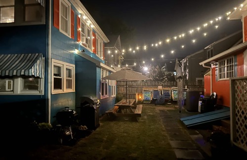 Rehoboth Beach Cottage | Charming Upper Cottage Downtown Rehoboth 1.5 Blks to Beach Sleeps 4 Dog friendly