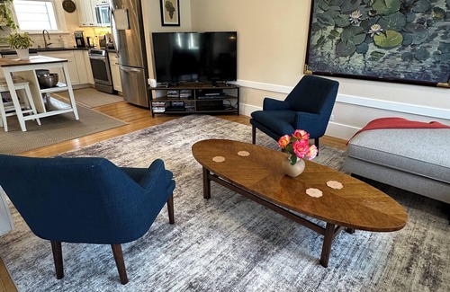 Noe Valley Apartment | Charming & upscale Noe Valley 2BR/1.5BA. Walk to Shops, Dining & Transit Access