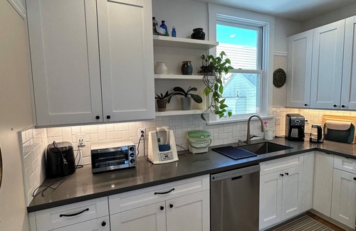 Noe Valley Apartment | Charming & upscale Noe Valley 2BR/1.5BA. Walk to Shops, Dining & Transit Access
