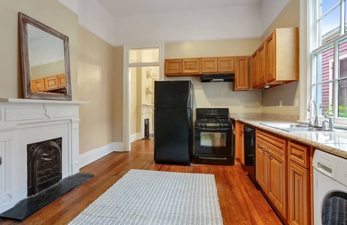 Milan House | Charming Uptown 2 Bed/2 Bath Steps to St. Charles Streetcar!