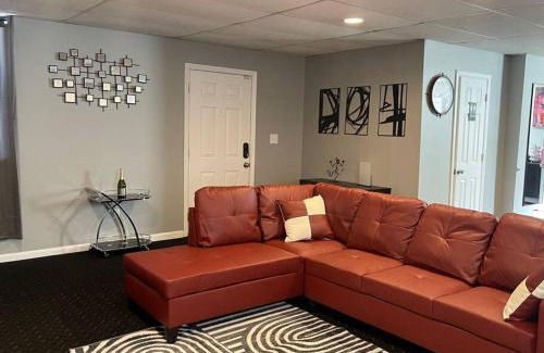 Corryville House | Charming Urban Retreat - Near UC, Med Centers, OTR
