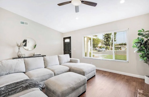Rolling Hills Estates House | Charming 3-bedroom house in Rolling Hills Estates with WiFi