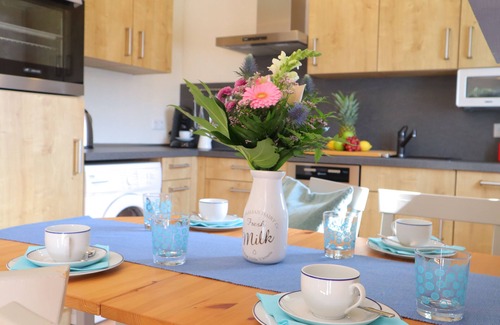 Dorumer Neufeld House | Charming vacation home "Strandkorb" - relaxation in your own garden