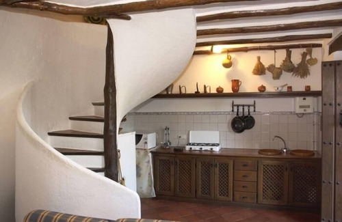 Zahara de la Sierra Cottage | Charming Villa in Zahara de la Sierra, Cádiz: pool & pet - friendly