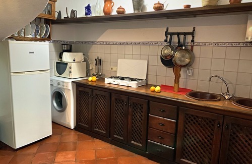Zahara de la Sierra Cottage | Charming Villa in Zahara de la Sierra, Cádiz: pool & pet - friendly
