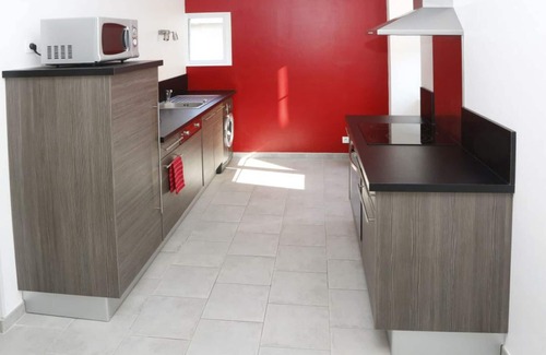 Sainte-Marie-du-Mont Cottage | Charming Village Home, 3BR, Near Utah Beach & Sainte Mère Église, Pet-Friendly, Internet, Parking