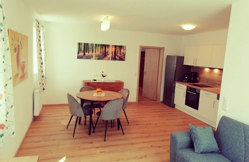 Grattersdorf Apartment | Charming vacation apartment (48m2) with a view of the countryside