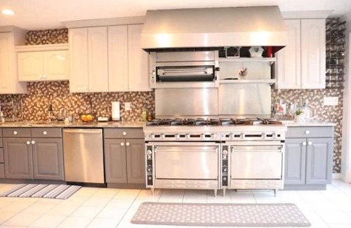 Poughkeepsie House | Charming Vacation House w/Pool & HotTub