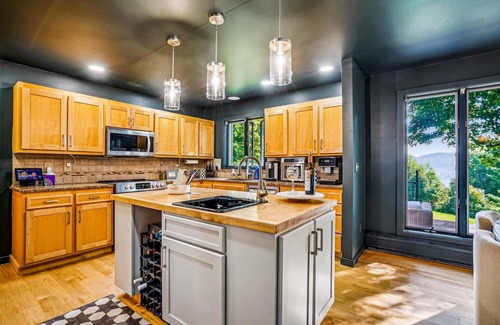 Chittenden House | Charming Vermont Retreat: Unique 4-Bedroom Home