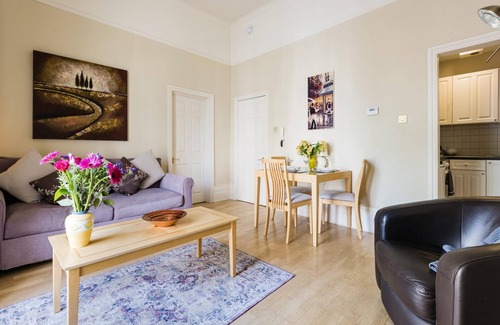 Pimlico Apartment | Charming Victoria Home close to Buckingham Palace