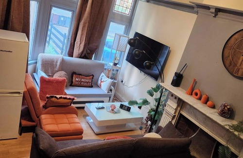 Wolverhampton Apartment | Charming Victorian Apartment in Central Wolverhampton