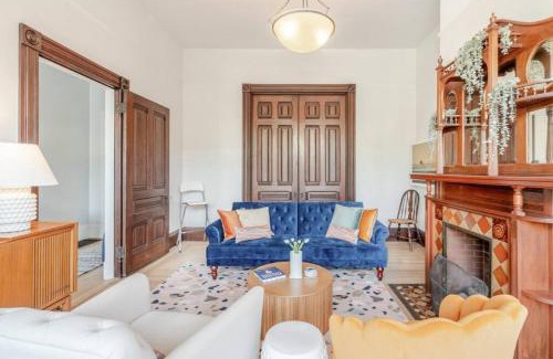 Hayes Valley House | Charming Victorian Oasis with an Elegant and Spacious Haven