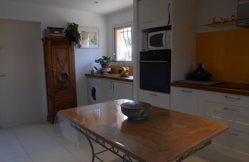 Les Bormettes Villa | Charming villa close to the beach with 3 air-conditioned bedrooms.