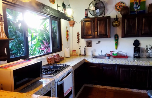 South Shore Hotel Area Villa | Charming Villa, across the street from the beach with view of the Sierra Madres