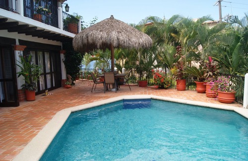 South Shore Hotel Area Villa | Charming Villa, across the street from the beach with view of the Sierra Madres