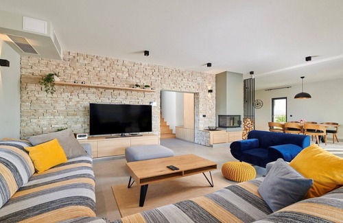 Brzac Villa | Charming Villa Brzac with pool and sauna