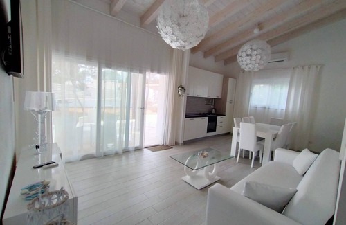 Porto Pino Villa | CHARMING VILLA IKEBANA PORTO PINO