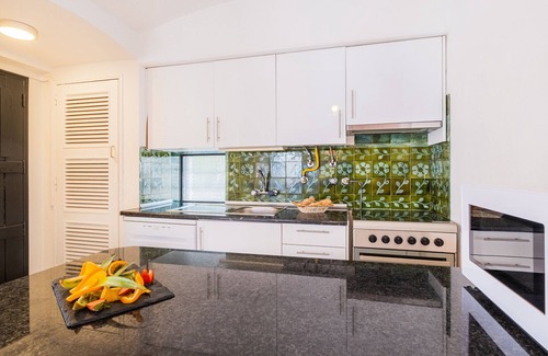 Areias de Sao Joao Villa | Charming Villa near Oura Beach w/Heatable Pool
