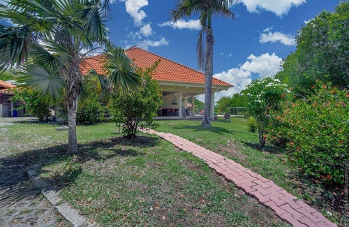 Sainte-Anne House | Charming villa, pool and garden, on the beach road