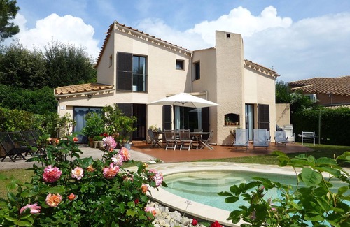 Valbonne Villa | Charming villa, Quiet and Peaceful Villa with AC - private Saltwater pool.
