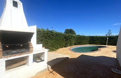 L Almadrava House | Charming Villa with Private Pool, BBQ, and AC in Costa Dorada Near Beach and Port Aventura