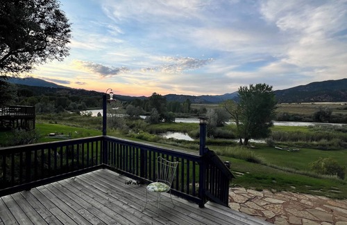 Howard Villa | Charming villa with 1 bedroom and WiFi, AC with a short scenic drive to Salida.