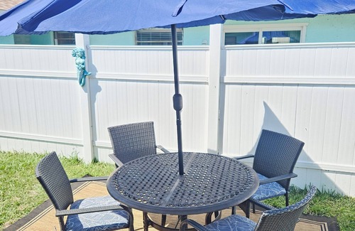 Englewood East Villa | Charming villa with 2 bedrooms, 4 miles from gulf beaches. Dogs welcome!