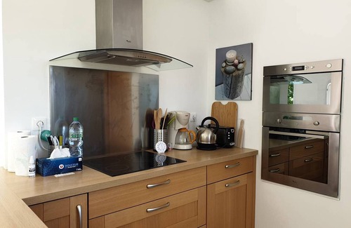 Tregastel House | Charming Villa with Free WIFI, Garden, 700m from Beach - Trégastel