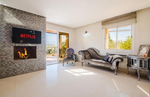Sidi Abdallah Ghiat Villa | Charming Villa with Private Garden & Pool 21 km from Marrakech, Atlas Mountain Views