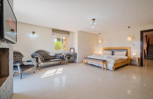 Sidi Abdallah Ghiat Villa | Charming Villa with Private Garden & Pool 21 km from Marrakech, Atlas Mountain Views